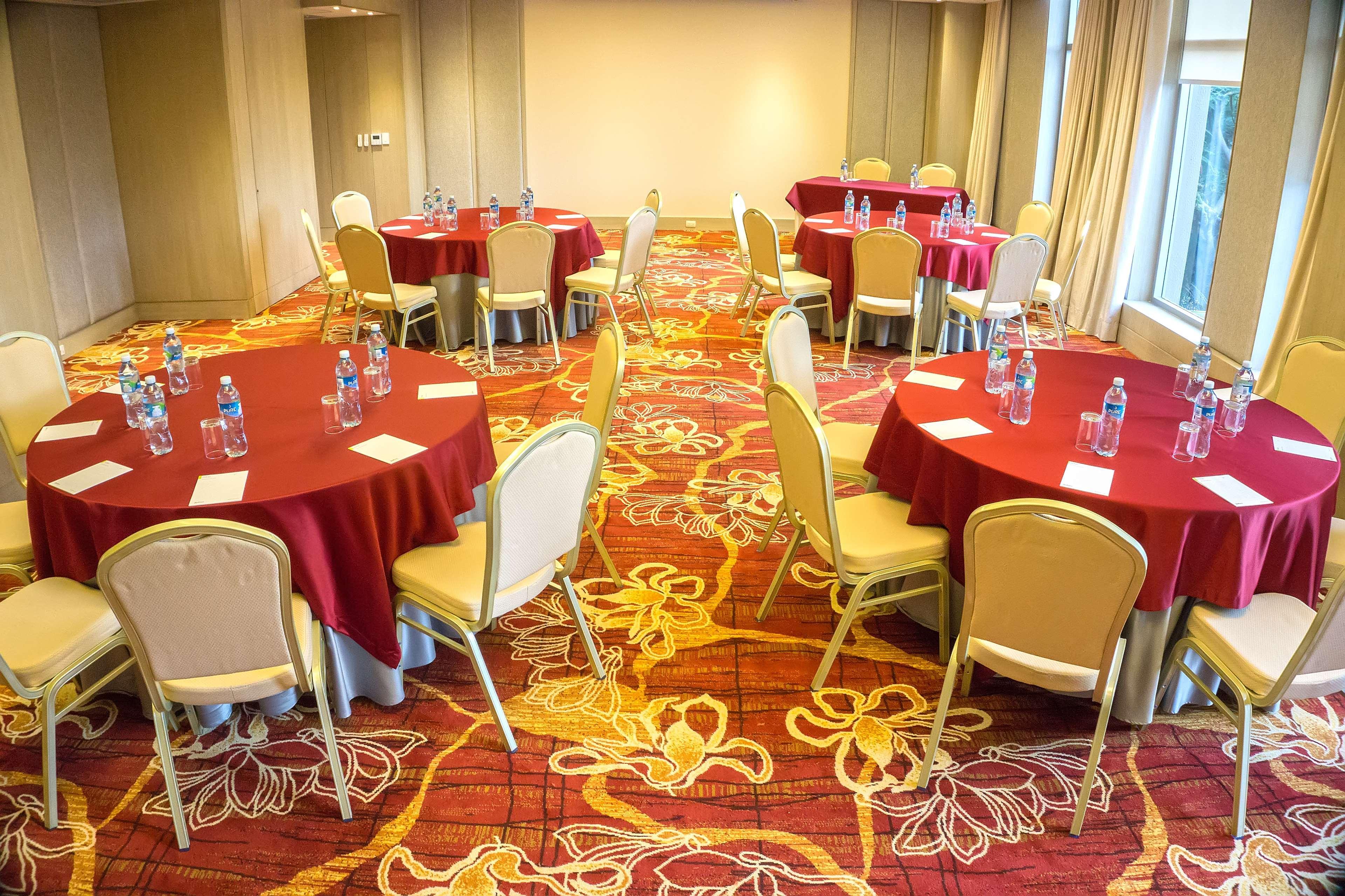 Radisson Hotel Guayaquil Exterior photo A meeting room at the hotel