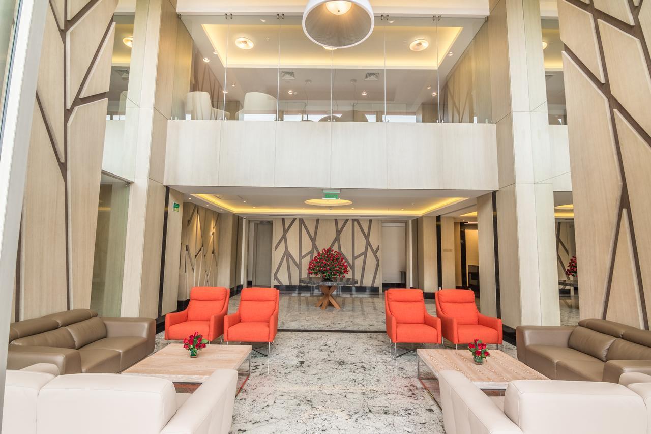 Radisson Hotel Guayaquil Exterior photo Lobby
